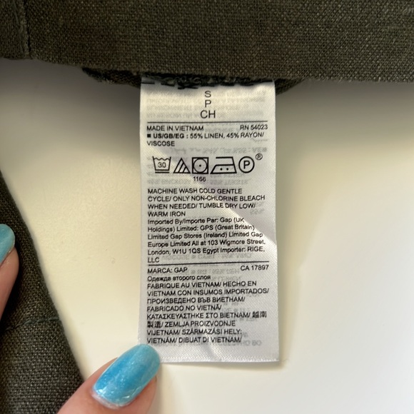 GAP Mid-Rise Linen-Blend Pull-On Utility Shorts - Picture 4 of 7